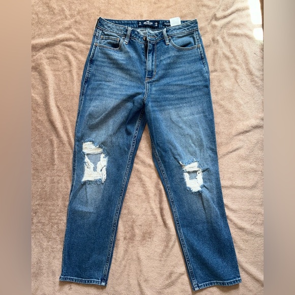 Hollister Denim - CURVY ULTRA HIGH-RISE MOM JEAN
HOLLISTER VINTAGE STRETCH